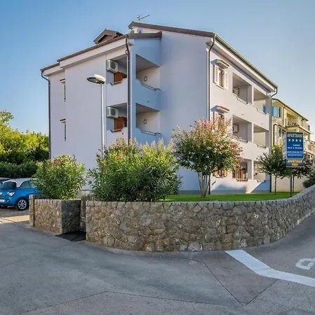 Kvarner 2 Apartment *