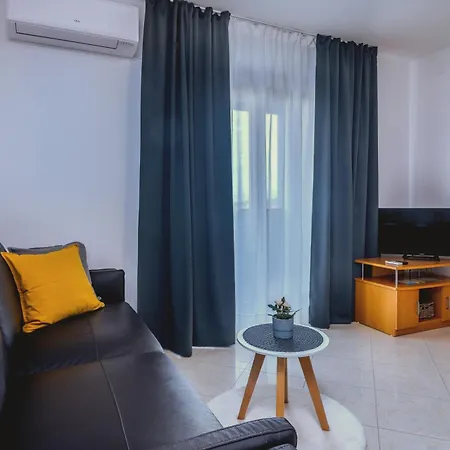 Kvarner 2 Apartment *
