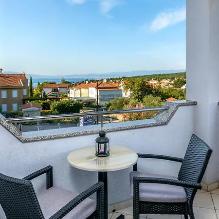 Apartment Kvarner 2 *